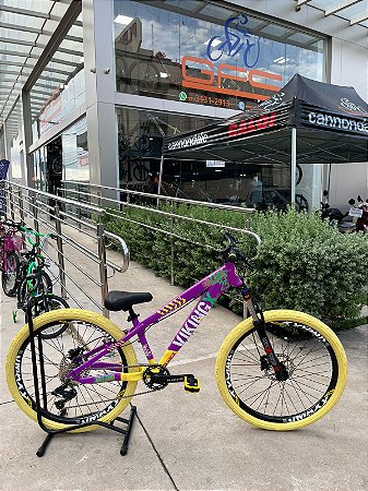 BICICLETA MTB FREERIDE ARO (26) VIKINGX TUFF X-25 CAMBIO 8 VELOCIDADES (1x8) FREIO DISC HIDRÁULICO COR ROXO/AMARELO
