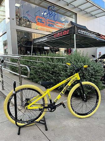 BICICLETA MTB FREERIDE ARO (26) HUPI STRIP KIT SINGLE (SEM MARCHA) FREIO DISC TRASEIRO SHIMANO MT200 COR AMARELA