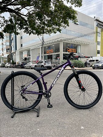 BICICLETA MTB ARO (29) ABSOLUTE NERO KIT SINGLE (SEM MARCHA) FREIO A DISCO HIDRÁULICO TRASEIRO TAMANHO 15 (P) COR ROXA