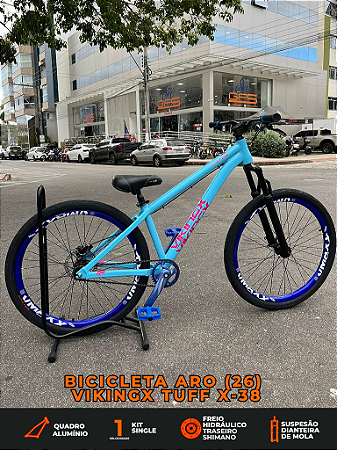 BICICLETA MTB FREERIDE ARO (26) VIKINGX TUFF-38 KIT SINGLE S/MARCHA FREIO DISC HIDRÁULICO SHIMANO COR AZUL/ROSA/AZUL