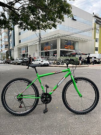 BICICLETA ARO (26) MASCULINA SPIRIT MAX 18 VELOCIDADES FREIOS V-BRAKE COR VERDE (USADA)