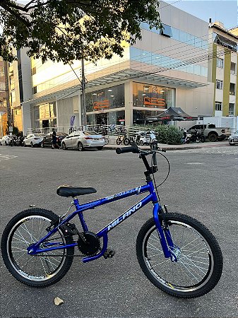 BICICLETA ARO (20) MASCULINA COR CROMOCOLOR AZUL S/MARCHA FREIO V-BRAKE MARCA MILANO FREESTYLE