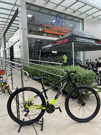 BICICLETA MTB ARO (29) VELOOH START 21 VELOCIDADES FREIO A DISCO MECÂNICO TAMANHO 15 (P) COR PRETO/NEON