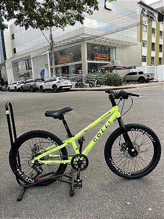 BICICLETA ARO (20) MTB COLLI AIRON 7 VELOCIDADES (1X7) FREIO A DISCO MECÂNICO COR AMARELO NEON