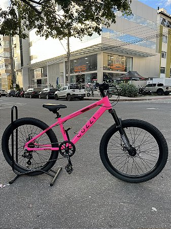 BICICLETA ARO (24) MTB COLLI NAPOLI ALUMINIO 7 VELOCIDADES (1X7) FREIO A DISCO MECÂNICO COR ROSA NEON