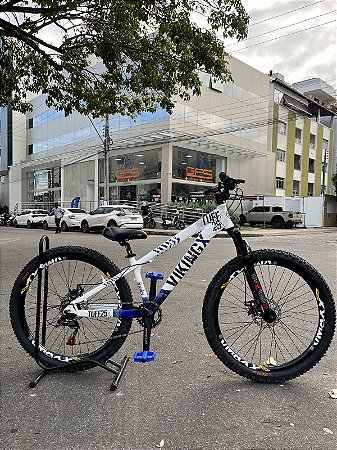 BICICLETA MTB FREERIDE ARO (26) VIKINGX TUFF-25 KIT 7 VELOCIDADES FREIO A DISCO MECÂNICO COR BRANCO/AZUL MARINHO