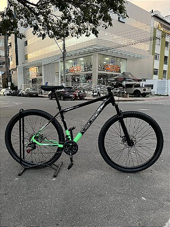 BICICLETA MTB ARO (29) VELOOH START 21 VELOCIDADES FREIO A DISCO MECÂNICO TAMANHO 19 (G) COR PRETO/VERDE