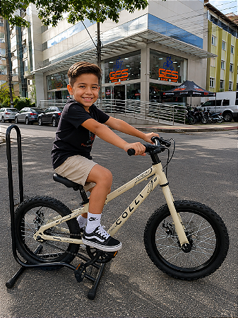 BICICLETA ARO (16) MTB MASCULINA/FEMININA COLLI AIRON SEM MARCHA FREIO A DISCO MECÂNICO COR BEGE RETRO