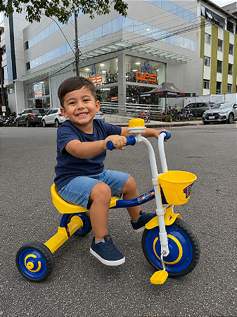 TRICICLO MASCULINO EM ALUMÍNIO AZUL / AMARELO PRODUTO NOVO DE EXPOSIÇÃO – SEM CAIXA