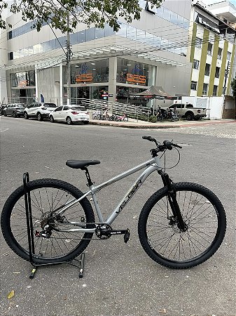 BICICLETA MTB ARO (29) VELOOH ESCALADE 7 VELOCIDADES (1X7) FREIO A DISCO MECÂNICO TAMANHO 15 (P) COR PRATA