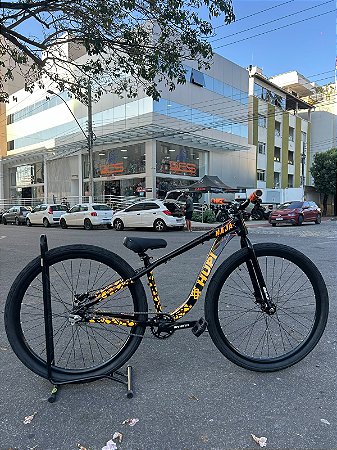 BICICLETA MTB FREERIDE ARO (29) HUPI NAJA KIT SINGLE S/MARCHA FREIO DISC HIDRÁULICO TRASEIRO SHIMANO COR PRETO/LARANJA