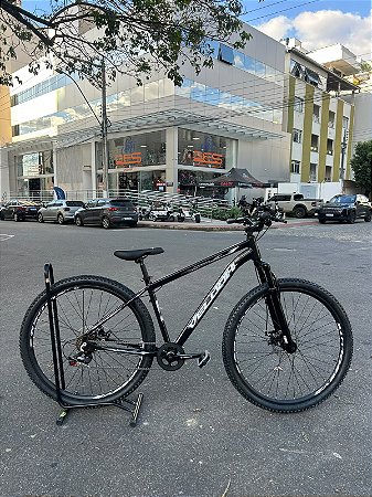 BICICLETA MTB ARO (29) VELOOH START 7 VELOCIDADES FREIO A DISCO MECÂNICO TAMANHO 17 (M) COR PRETO/BRANCO