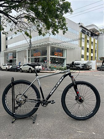 BICICLETA MTB ARO 29 VELOOH ESCALARDE 12V GTA (1X12) FREIO A DISCO HIDRÁULICO TAMANHO 21 (GG) PRATA/PRETO