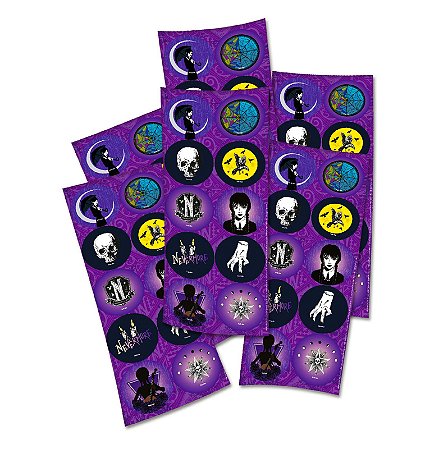 30 Adesivos redondo decoração Wandinha festa aniversário