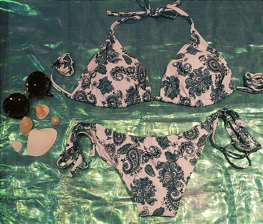 Biquíni branco com detalhes verdes