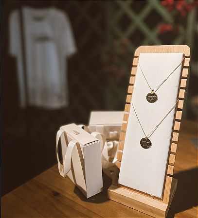 Colar com Pingente Simplesmente Filha