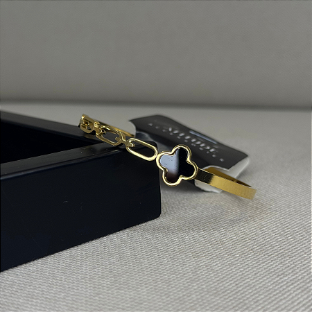 Bracelete Trevo Correntes Cor: Dourado