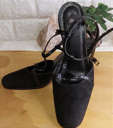 Sandália Prego de Camurça nº 34 - lojadosusados.com.br