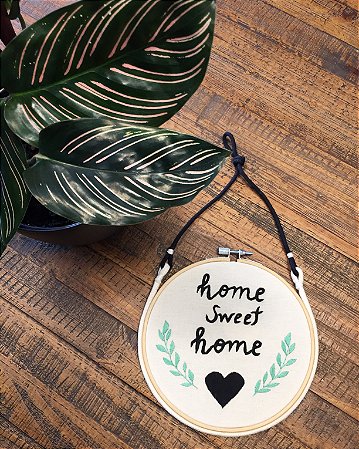 Home Sweet Home - Bordado feito a mão em bastidor de 16 cm
