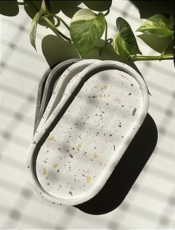 Bandeja Oval em concreto ou granilite