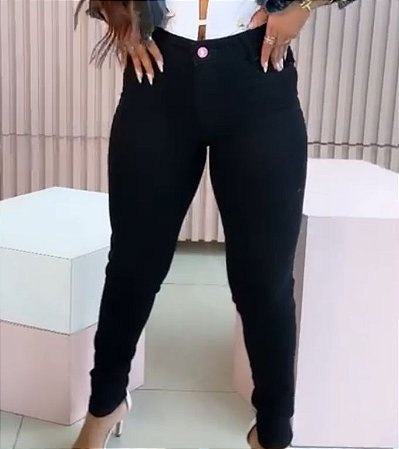 Calça Jeans Preta Lisa Botão Rosa Maryland - Roupas femininas, Acessórios e  Calçados.