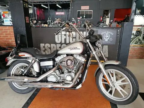 HARLEY-DAVIDSON DYNA SUPER GLIDE 2009