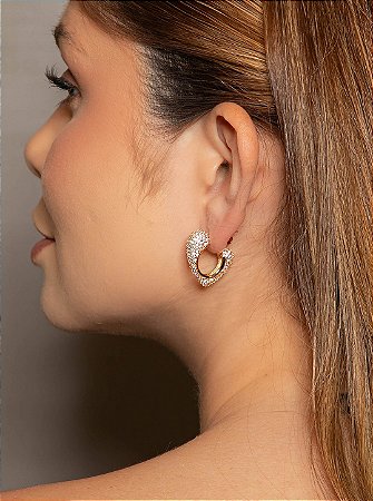 Brinco de argola cravejado de zircônia cristal banho em ouro 18k