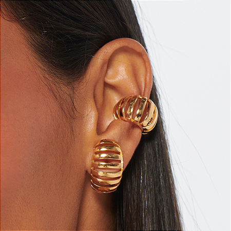 Brinco de argola liso banho em ouro 18k