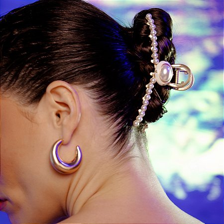 Presilha luxo dourada acetinada com perola