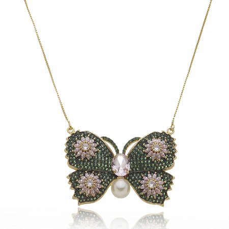 Colar com pingente borboleta cravejado de zircônia esmeralda com pérola shell banho em ouro 18k