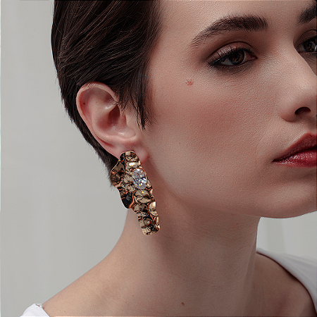 Brinco dourado com Zirconia em Banho de Ouro 18K