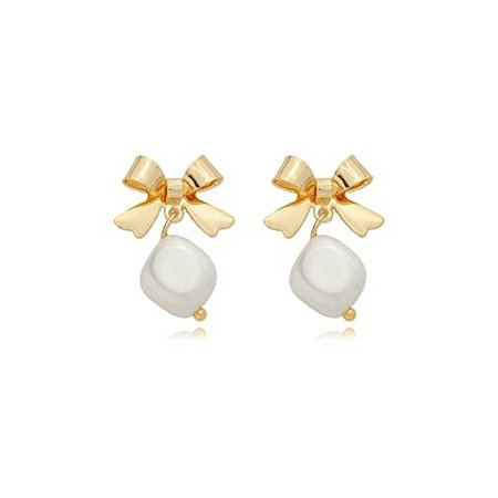 Brinco de base de perola liso banho em ouro 18k