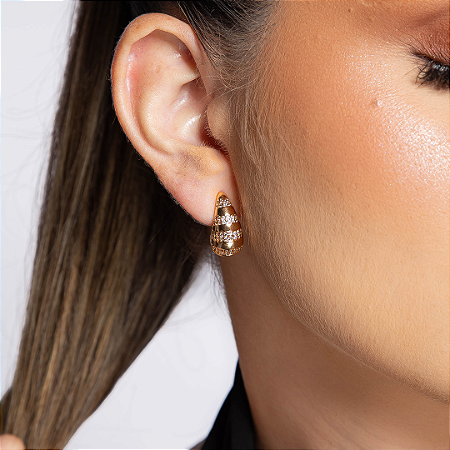 Brinco cravejado com zirconia cristal banho em ouro 18k