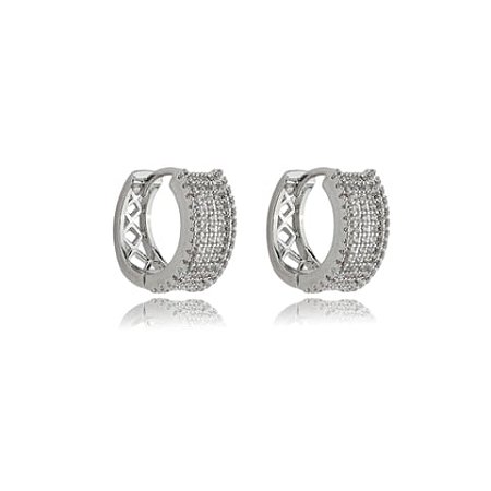 Brinco de argola cravejado de zirconia cristal banho em rodio branco