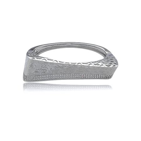 Bracelete liso com detalhe cravejado de zirconia cristal banho em rodio branco