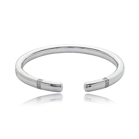 Bracelete liso com detalhe cravejado de zirconia cristal banho em rodio branco