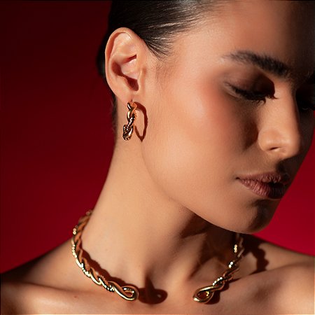 Conjunto de brinco e colar liso acetinado banho em ouro 18k