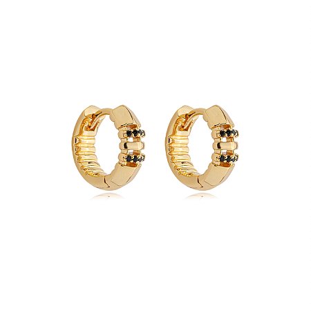 Brinco de argola cravejado de zirconia onix banho em ouro 18k