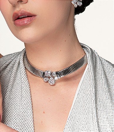 Colar de aro cravejado de zirconia cristal banho em rodio branco