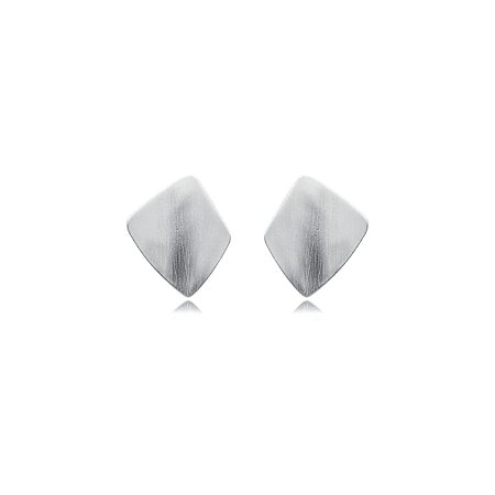 Brinco liso acetinado banho em rodio branco
