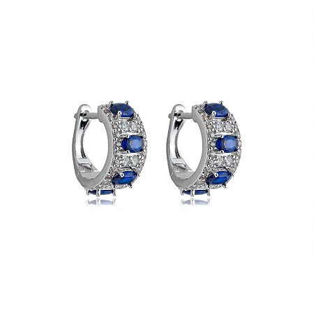 Brinco de argola cravejado de zirconia safira banho em rodio branco
