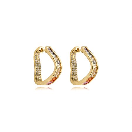 Brinco de argola cravejado de zirconia rainbow banho em ouro 18k