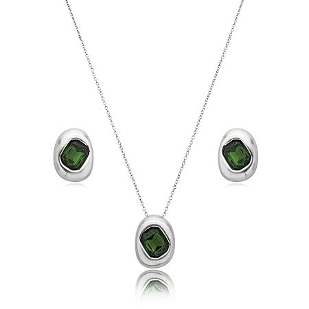 Conjunto de brinco e colar acetinado cravejado de zirconia esmeralda banho em rodio branco
