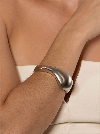 Bracelete liso acetinado banho em rodio branco