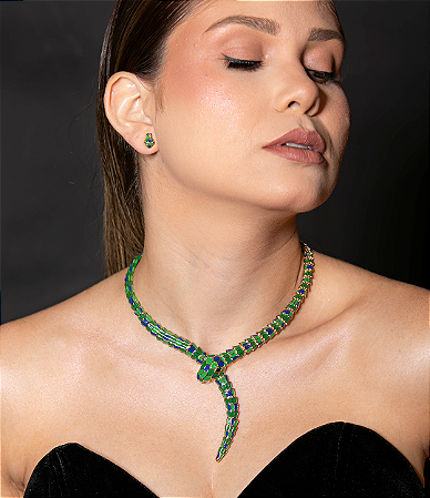 Conjunto de brinco e colar esmaltado banho em ouro 18k