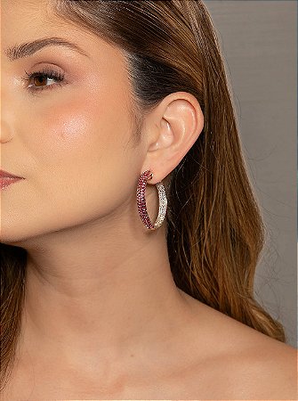 Brinco luxo de argola cravejado de zircônia pink banho em ouro 18k