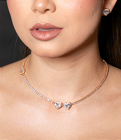 Conjunto de brinco e colar de coração cravejado de zirconia cristal banho em ouro 18k