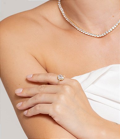 Anel dourado cravejado de zircônia cristal banho em ouro 18k
