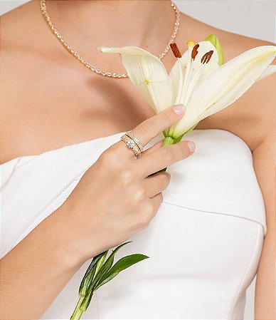 Dupla de anéis cravejados de zircônia cristal banho em ouro 18k