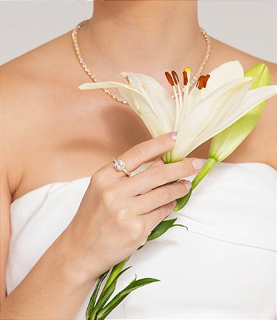 Anel dourado cravejado de zircônia cristal banho em ouro 18k